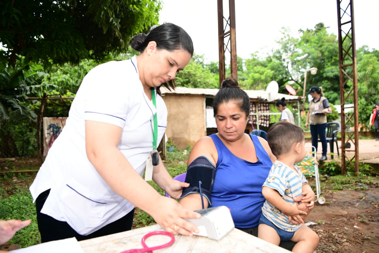 Familias damnificadas de Alto Paraná reciben atención médica y otras